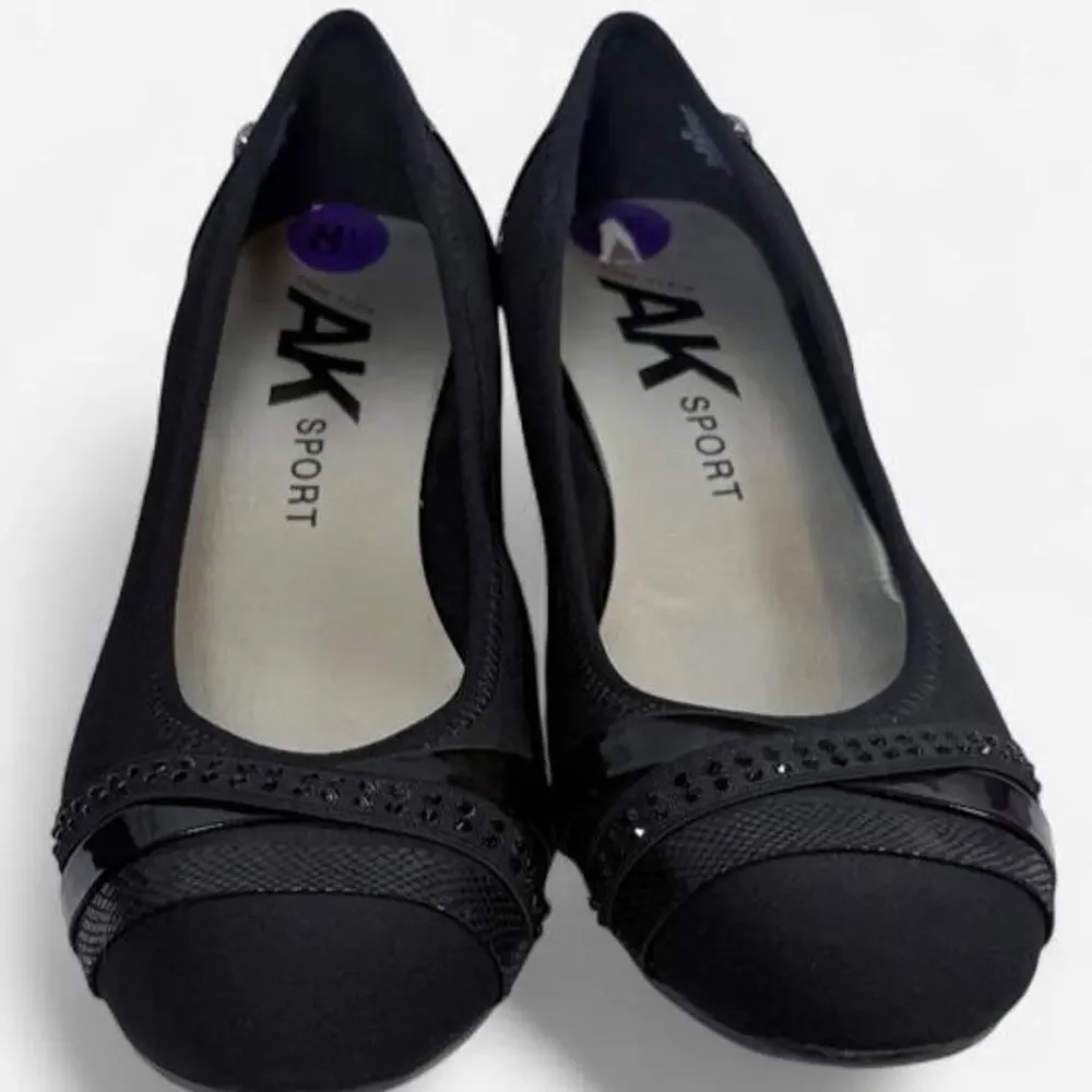 Anne Klein AK Sport Dahny Women’s 8.5 Black Wedge Pumps Stretch Fabric Cap Toe